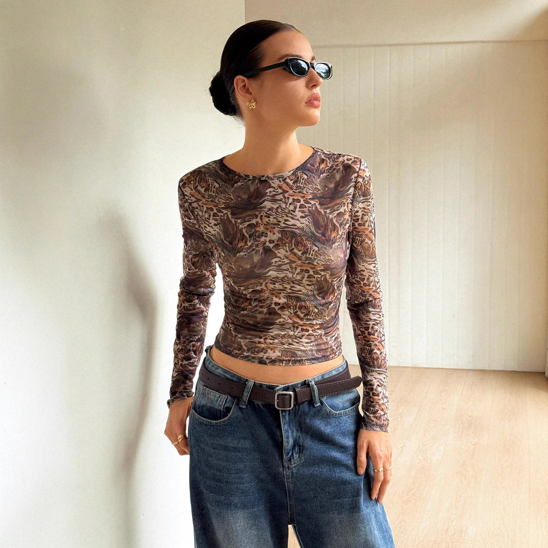 Women's slim stretch long sleeve made of fine mesh with abstract animal pattern and tailored cropped cut Mune Fashion