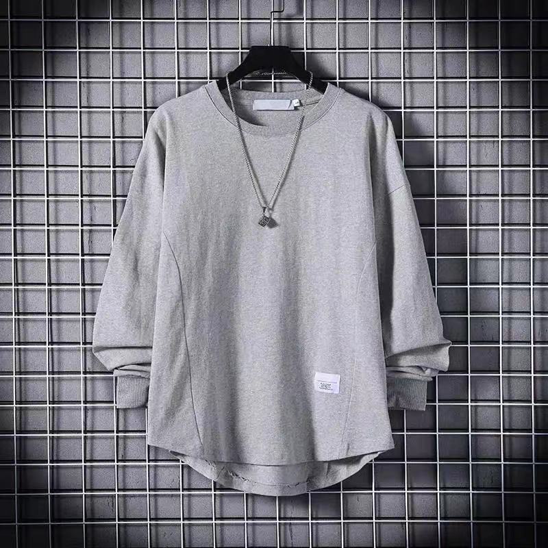 Men's oversized long sleeve sweatshirt with extended back hem and sewn-on label Mune Fashion