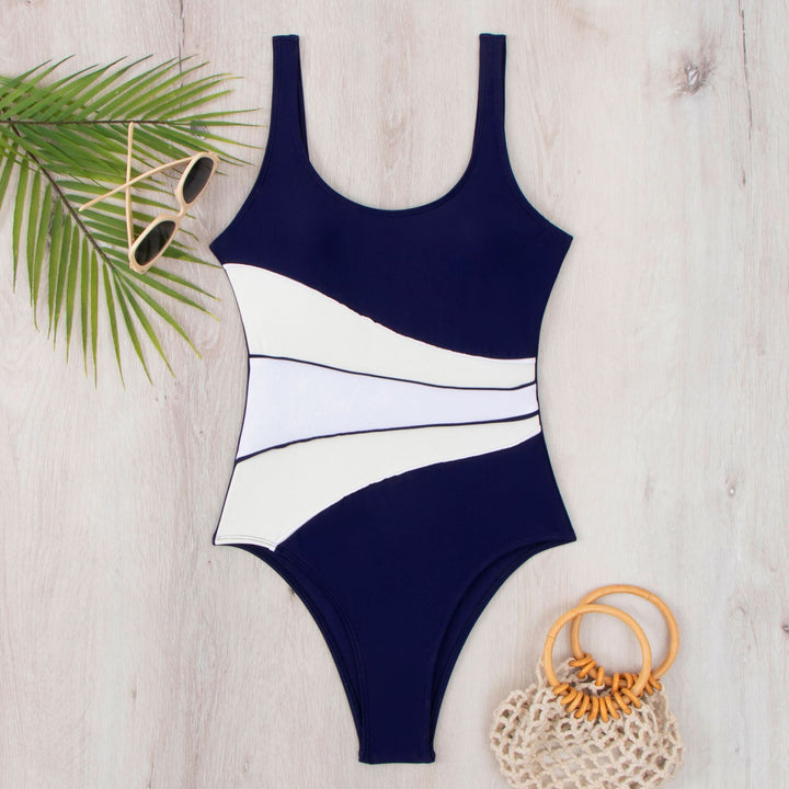 Women's One-piece Swimsuit with Fashionable Cut Mune Fashion
