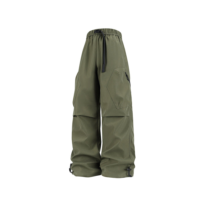 Men's wide cargo pants in baggy style with drawstring waistband, large flap pockets, and adjustable leg openings Drune