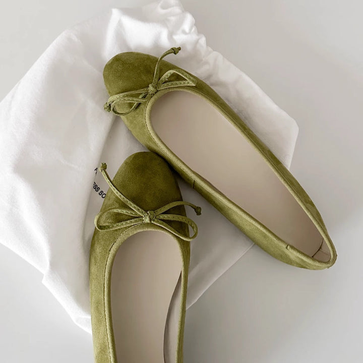 Women Ballerinas with delicate bow detail and high-quality suede Mune Fashion