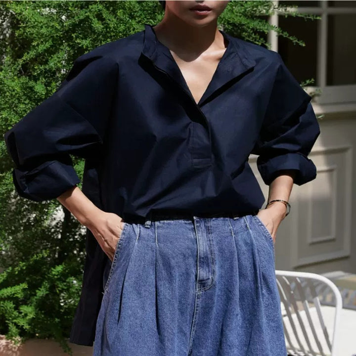 Women's Oversized Shirt made of Cotton Poplin with Kent Collar and Extended Back Mune Fashion
