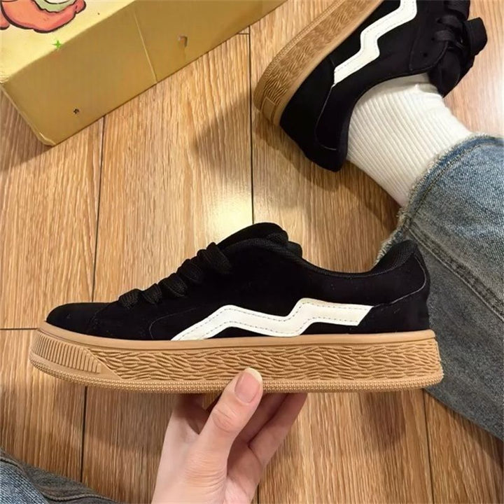 Women's fashionable sneakers with soft sole and sporty design Mune Fashion