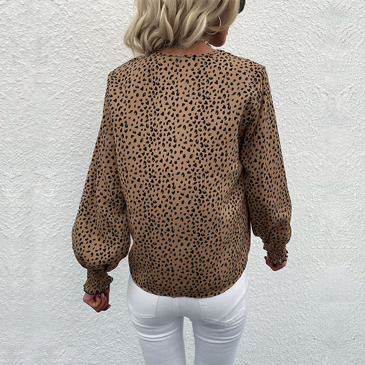 Women's lightweight blouse with V-neck, continuous button placket, and ruffled cuffs Mune Fashion