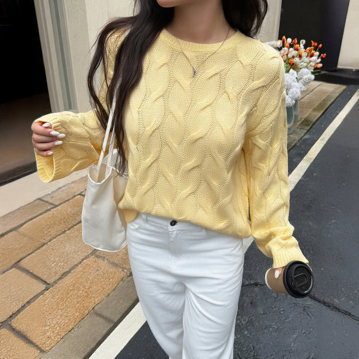 Women's oversized cable knit pullover with round neckline and soft drape Mune Fashion