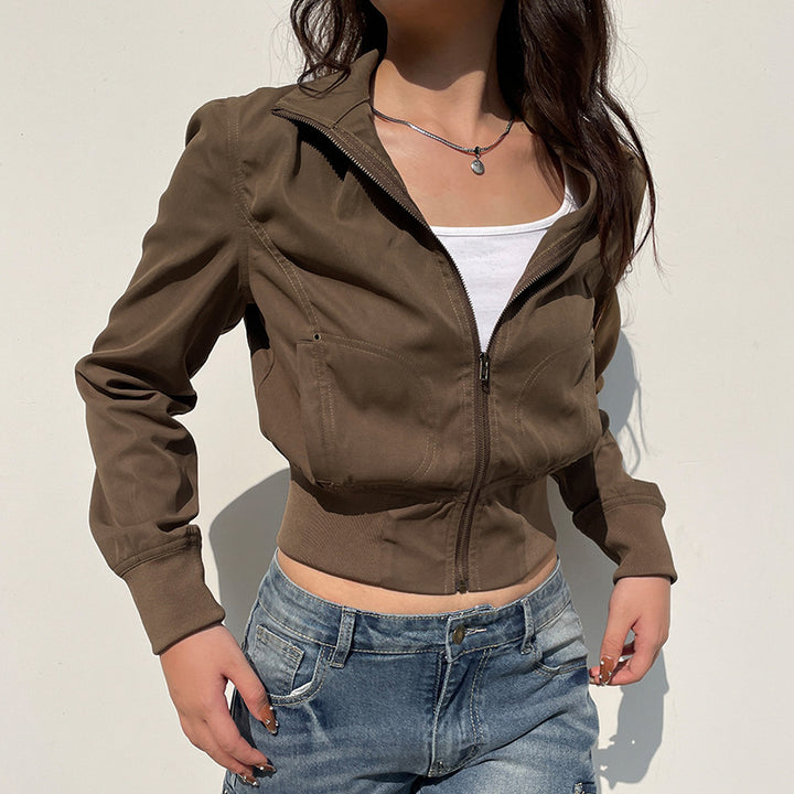 Women's tailored short jacket with stand-up collar, continuous zip and elastic waistband Mune Fashion