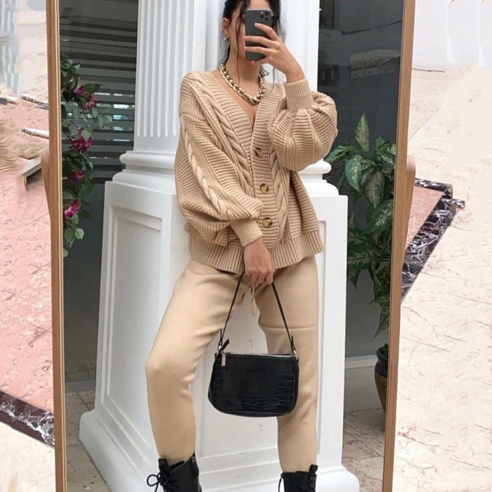 Women's cozy oversized knit set consisting of cable pattern cardigan and tailored knit joggers Mune Fashion