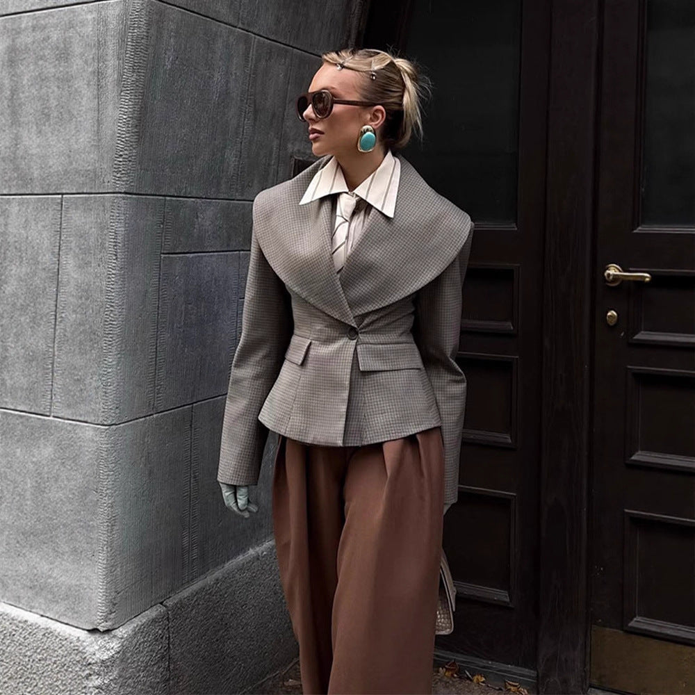 Women Tailored Blazer with Oversized Shawl Collar and Structured Peplum Waist Mune Fashion