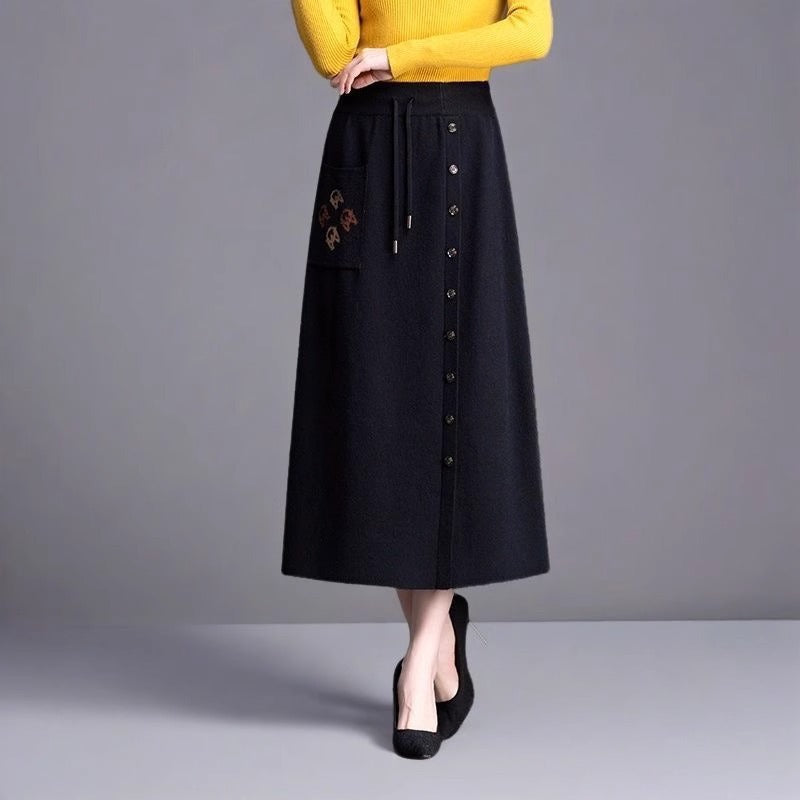 Ladies Long, button-closure skirt with practical pockets Mune Fashion