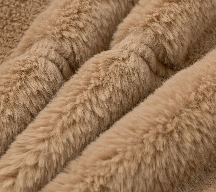 Women nan short cozy faux fur jacket with stand-up collar and zipper Mune Fashion
