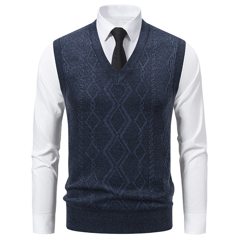 Men's Knitted Pullover with V-Neck and Textured Cable Pattern Mune