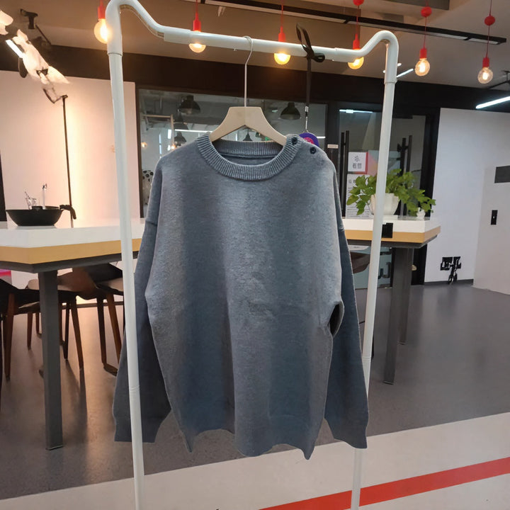 Unisex Oversized Knit Sweater with Destroy Details and Round Neckline Mune Fashion