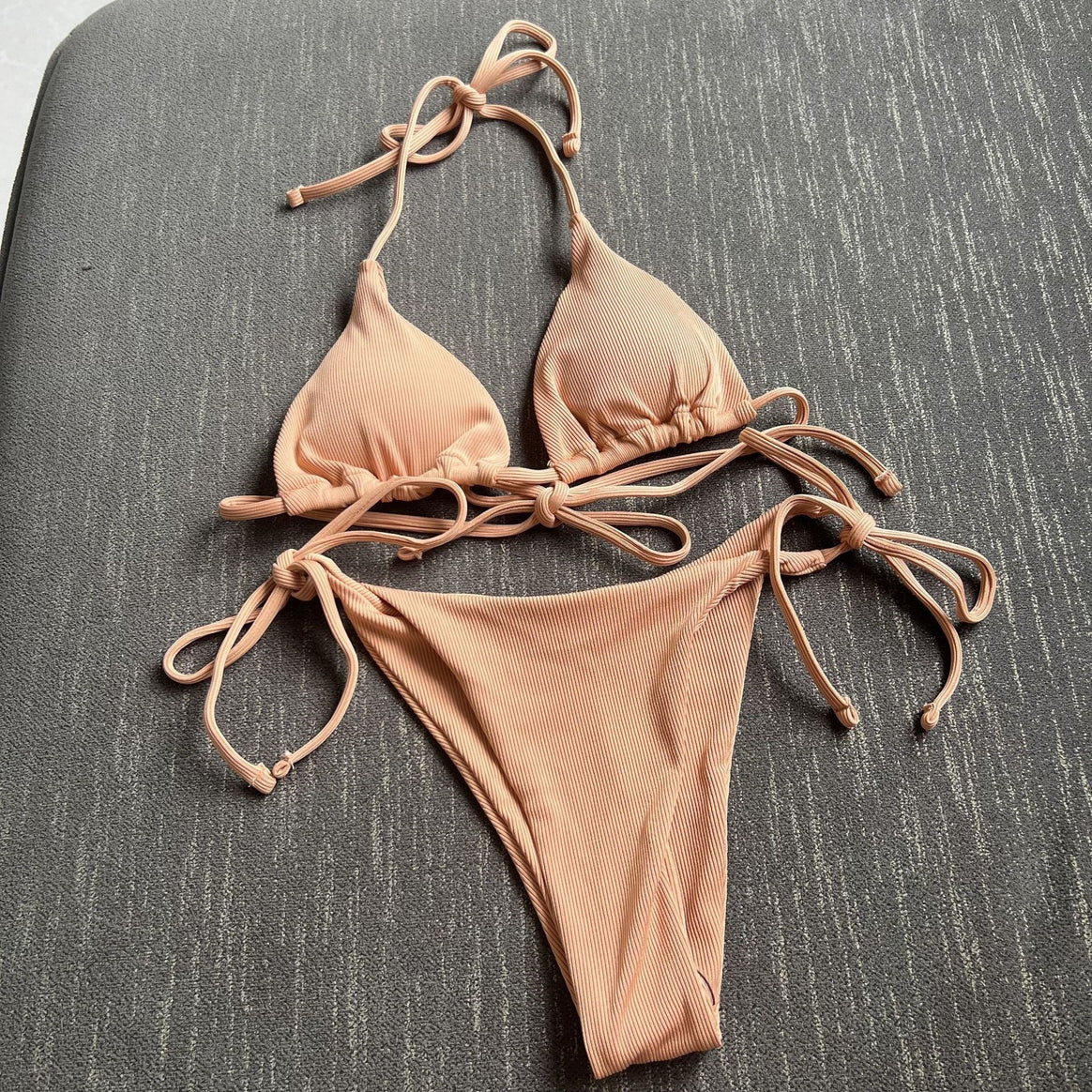 Women's triangle bikini with adjustable straps and playful ties Mune Fashion