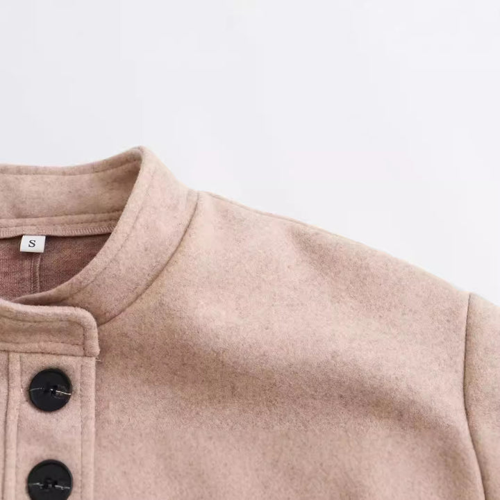 Ladies' short jacket in wool blend with round neck, oversized fit and large patch pockets Mune Fashion