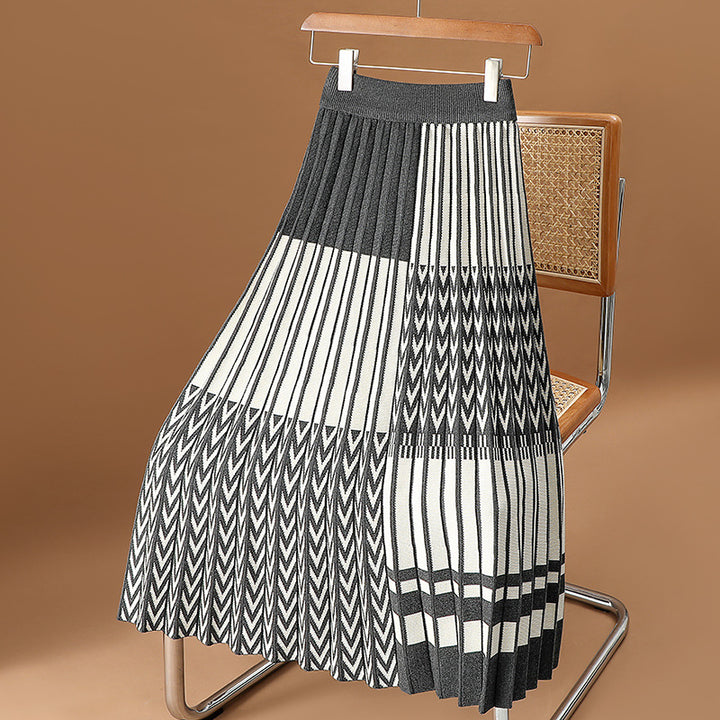 Women's Pleated High-Waisted Skirt with Graphic Pattern Mune Fashion