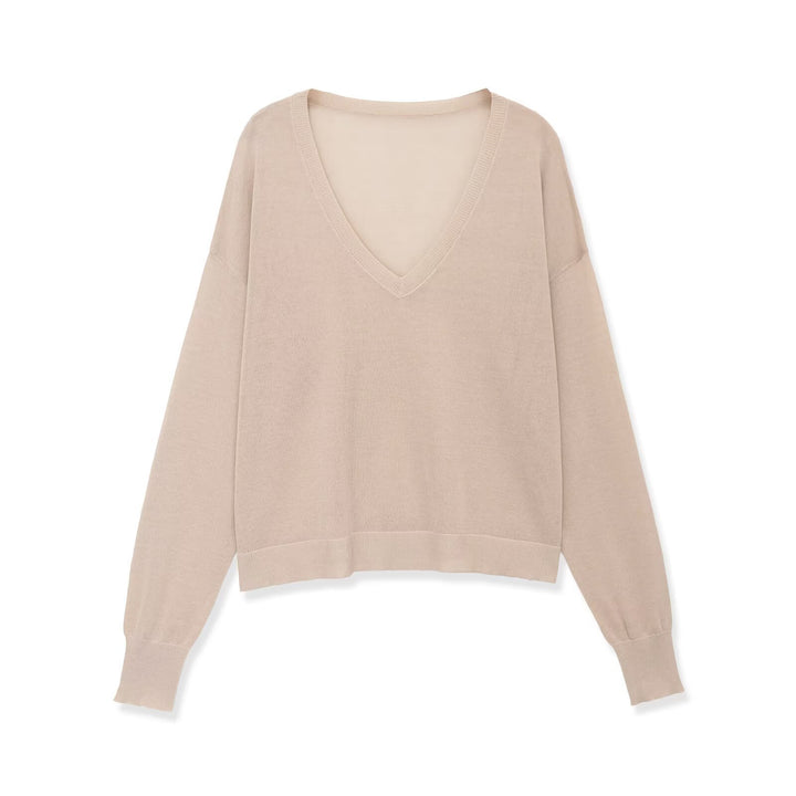 Women's oversized fine knit pullover with deep V-neckline and ribbed cuffs Mune Fashion