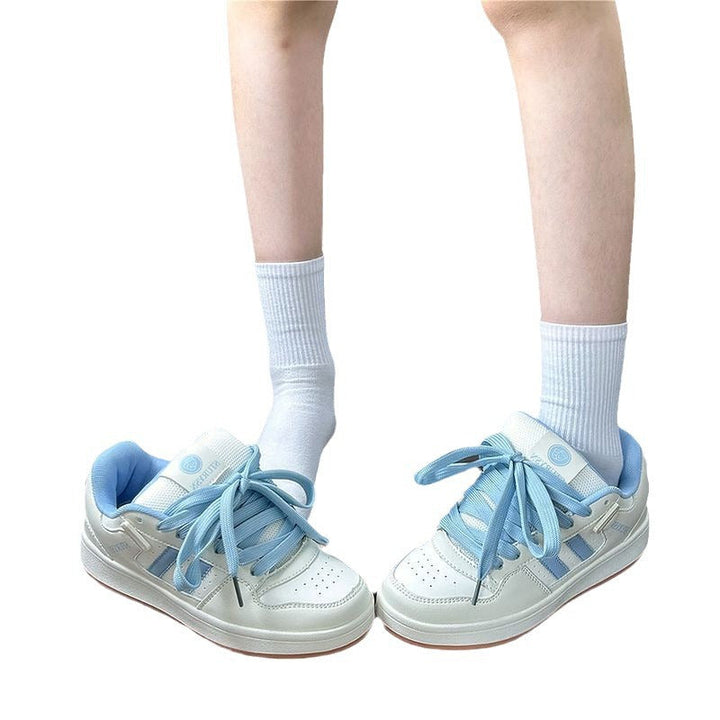 Women's sporty sneakers in retro style with breathable surface structure Mune Fashion