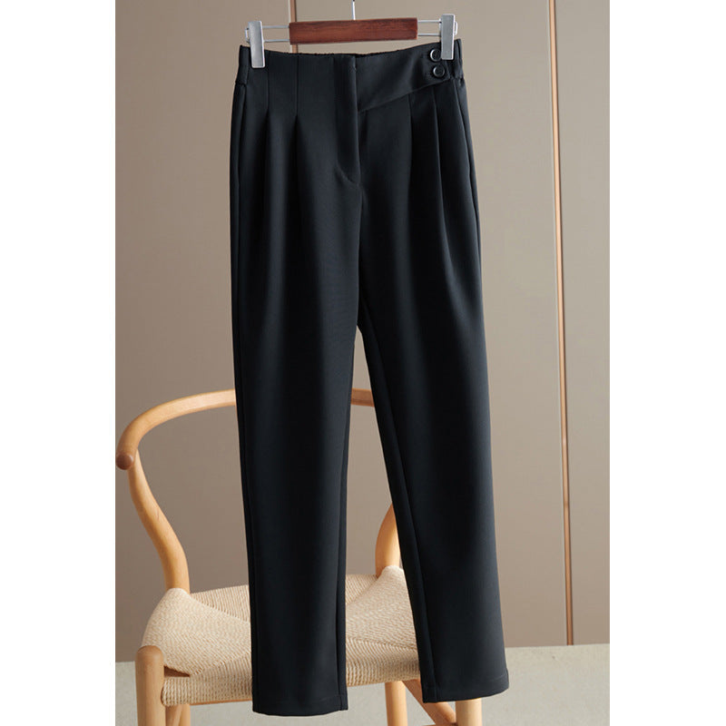 Women's High-Waisted Pleated Trousers with Straight, Slightly Tailored Leg and Decorative Button Mune Fashion