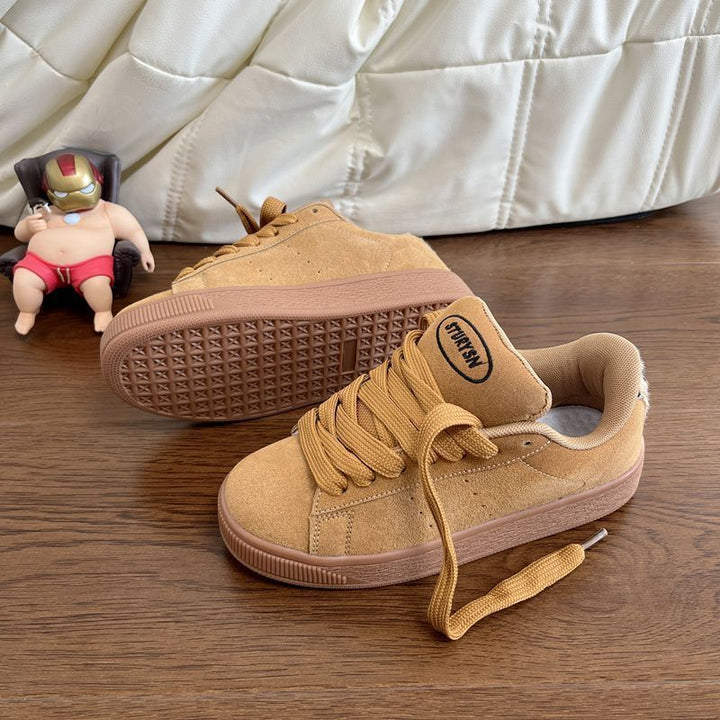 Women's Sporty Sneakers with Soft Suede Upper and Durable Rubber Sole Mune Fashion