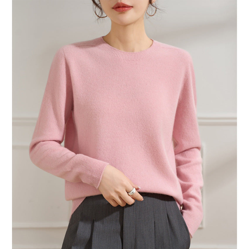 Women's fine knit round neck sweater with cashmere-like quality and ribbed cuffs Mune Fashion