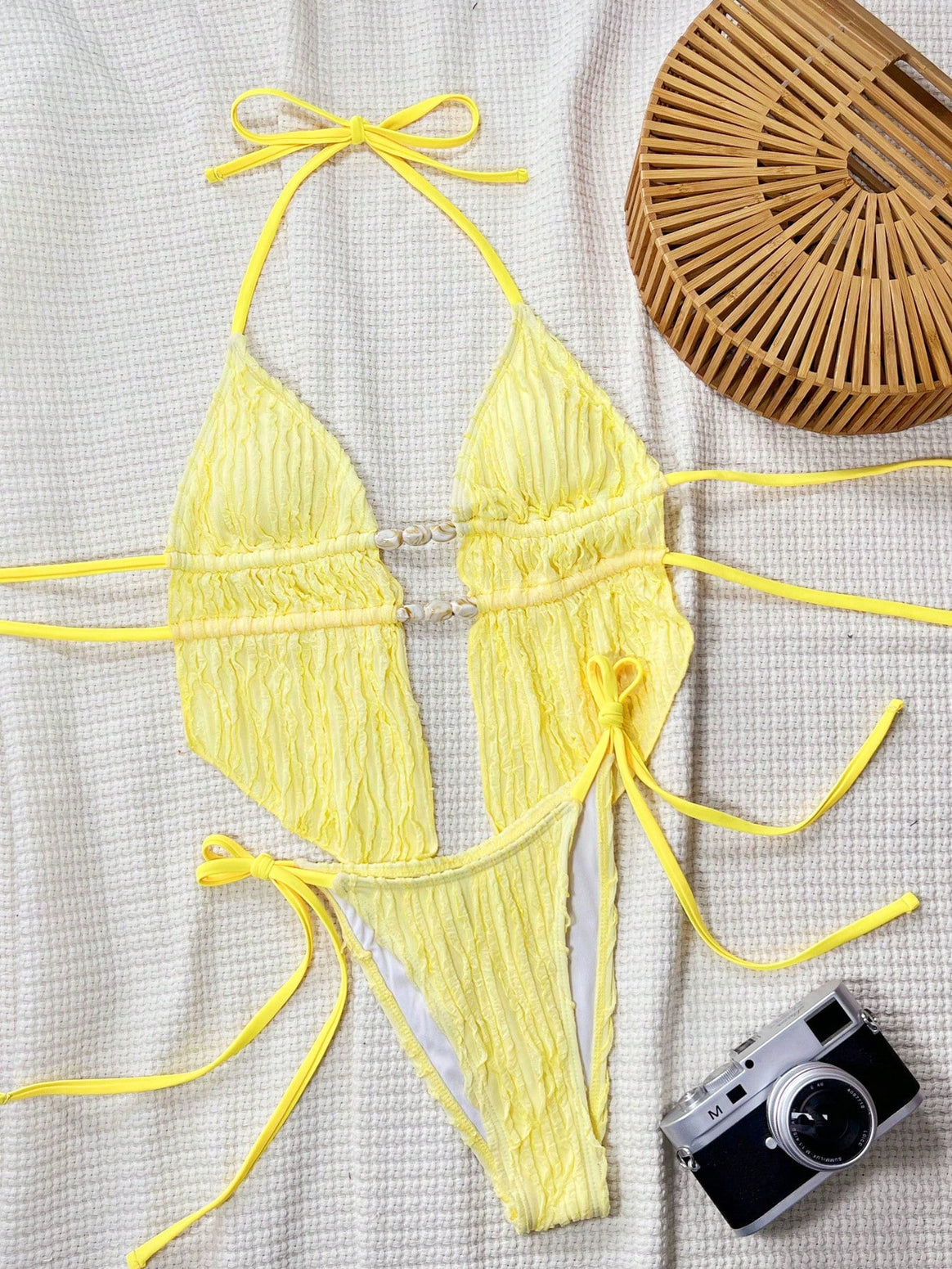 Women's bikini set with fashionable ruffle design and adjustable ties Mune Fashion