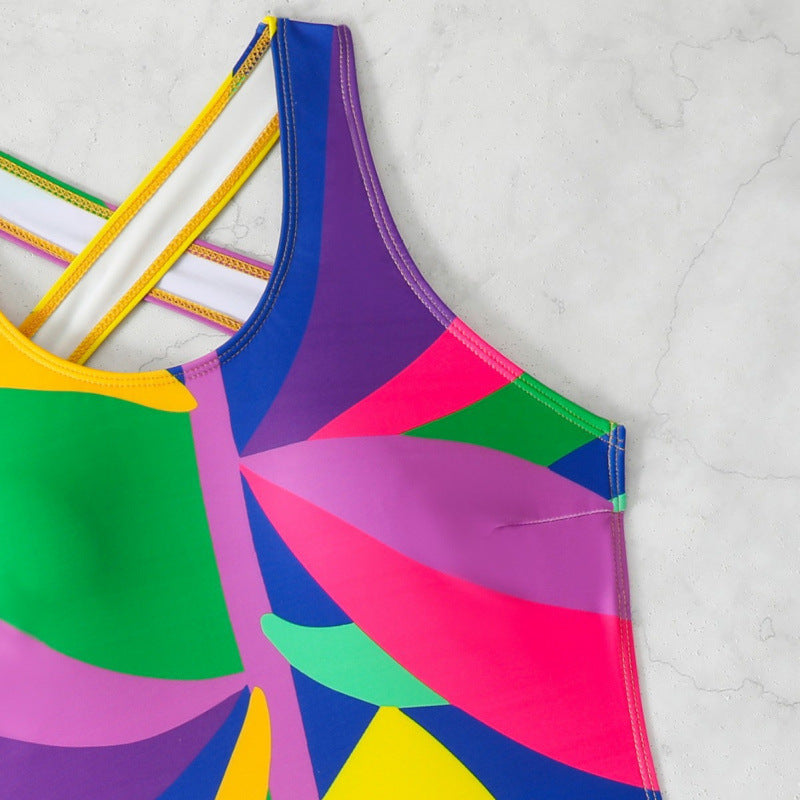 Women's Sporty Swimsuit with Modern Back Cut Mune Fashion