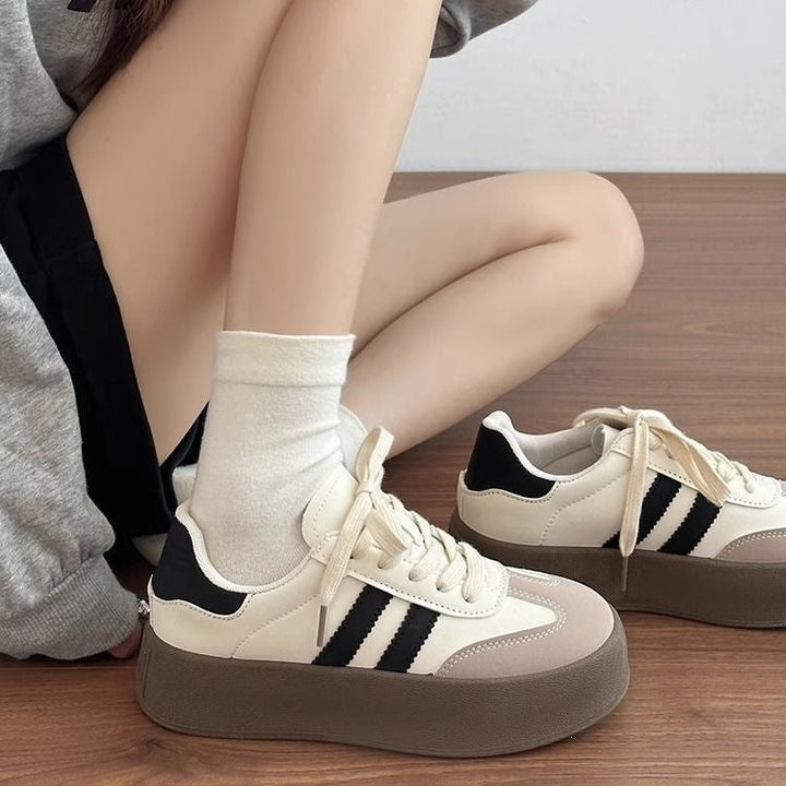 Women's sneakers with breathable upper material and non-slip sole Mune Fashion