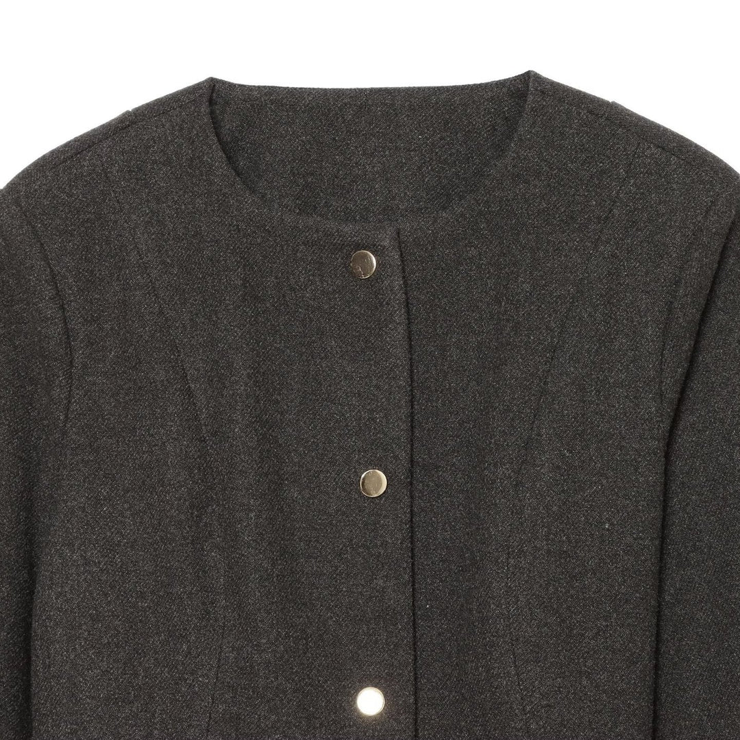 Women's short jacket made of wool blend with round neck, snap button closure and narrow waist belt Mune Fashion