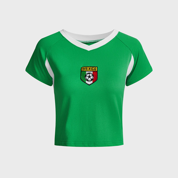 Women's short sporty football crop top with V-neck and breathable functional fabric Mune Fashion