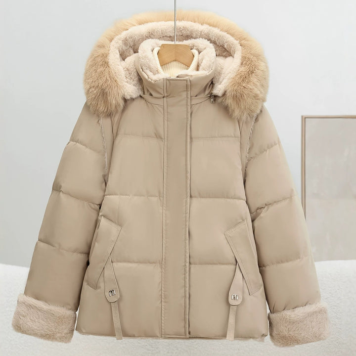 Women's short faux fur jacket with hood and extra voluminous collar Mune Fashion