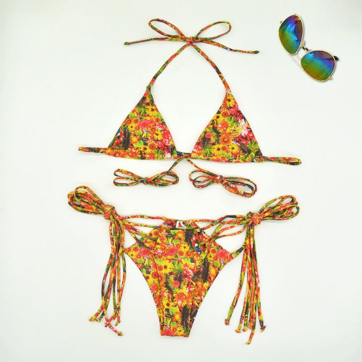 Women Triangle Bikini with adjustable straps and cheerful floral pattern Mune Fashion