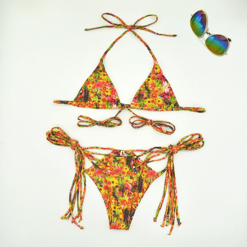 Women Triangle Bikini with adjustable straps and cheerful floral pattern Mune Fashion