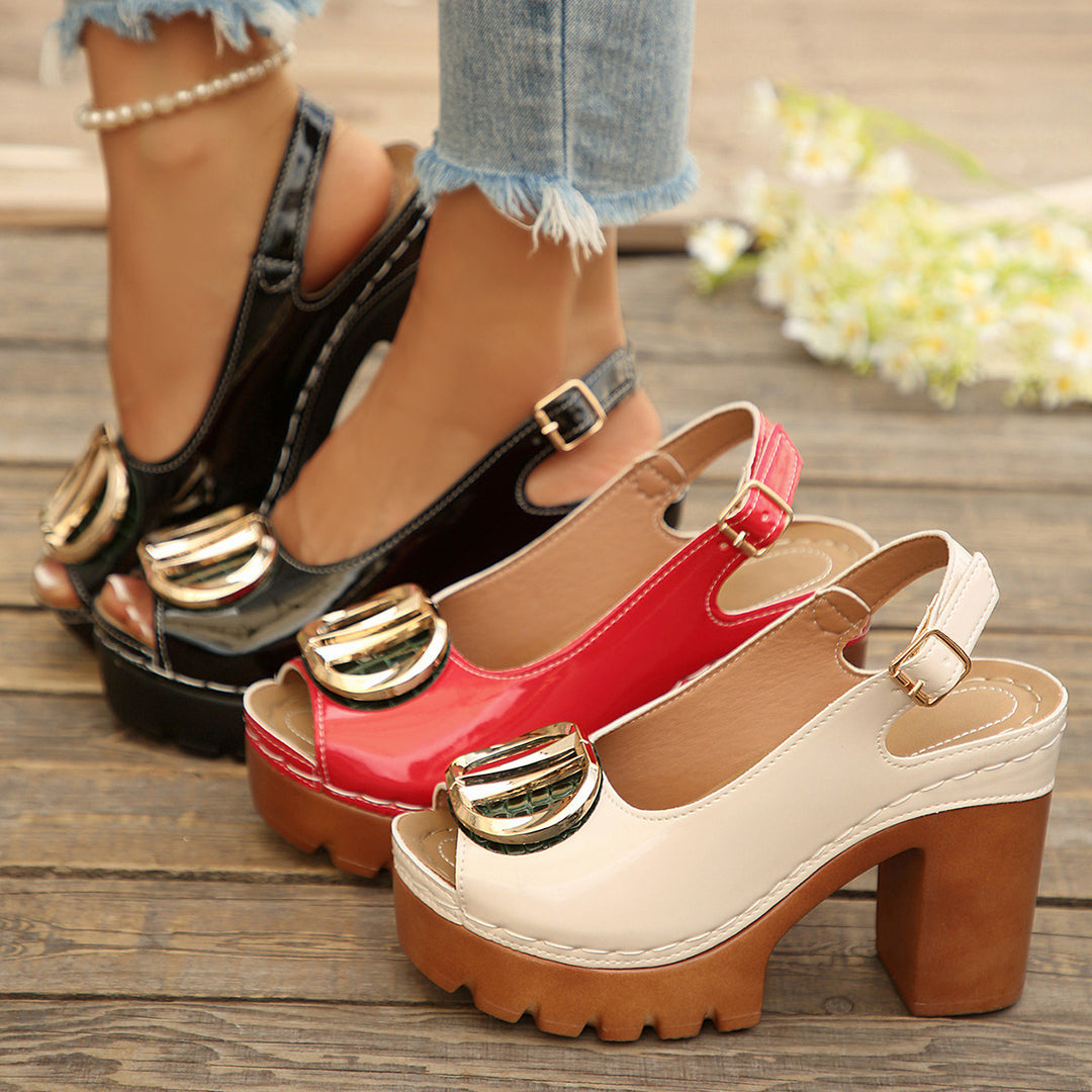 Women's plateau slingback sandals with glossy patent finish, gold decorative plate and profiled lug sole system Mune Fashion