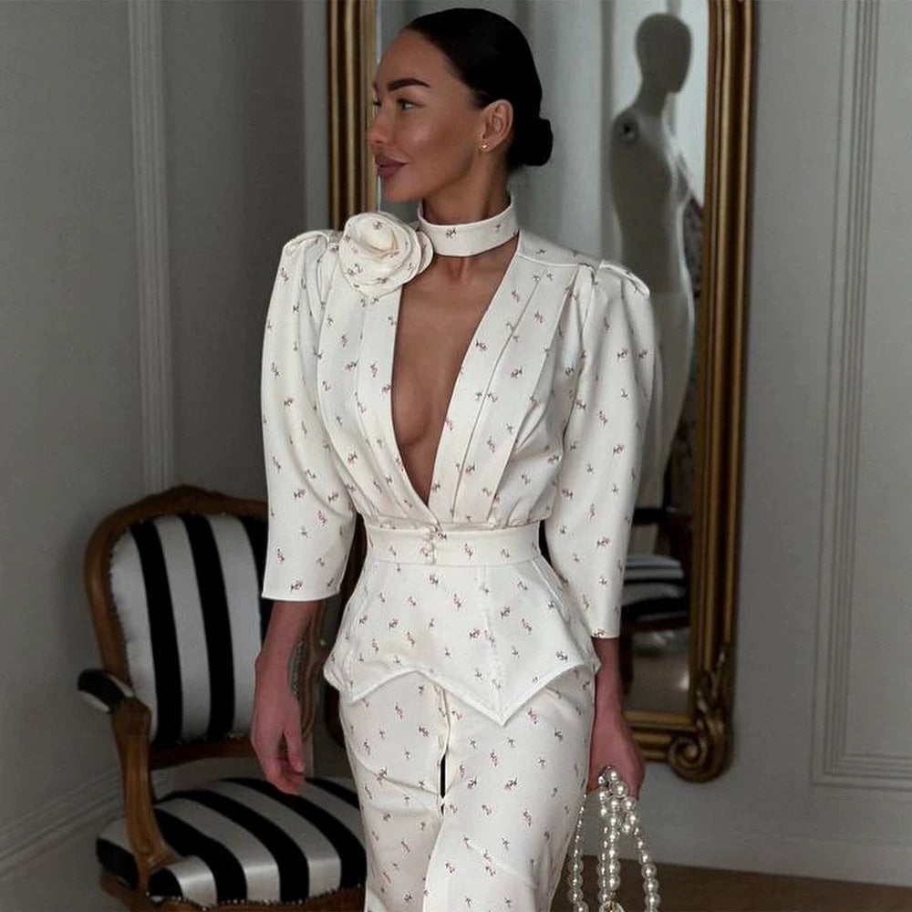 Women tailored pantsuit set with deep V-neck, structured peplum waist and fine floral jacquard Mune Fashion