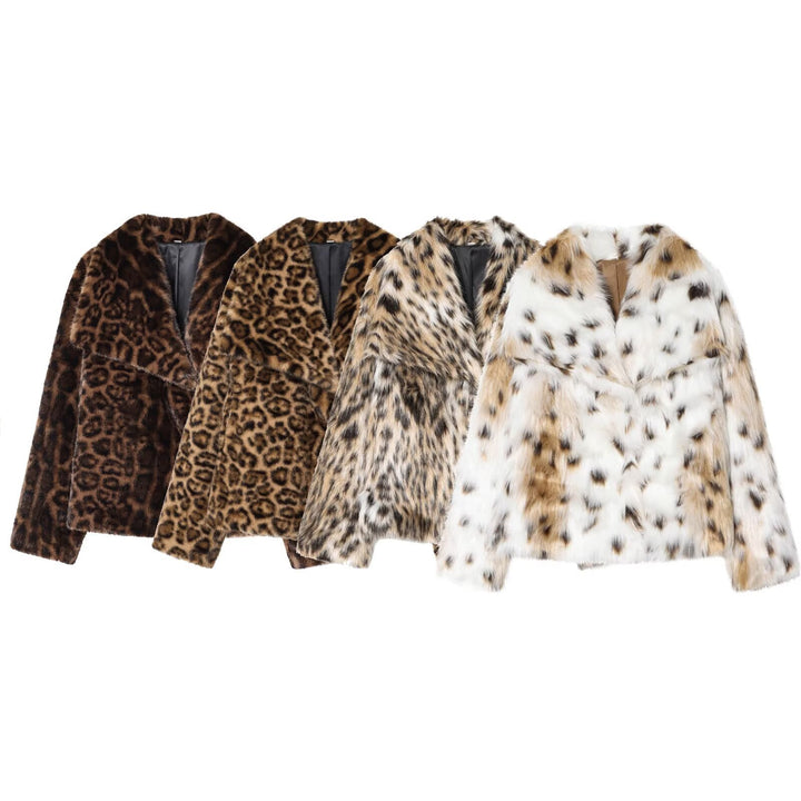 Ladies nan short faux fur jacket with animal pattern, V-neck and fitted silhouette Mune Fashion