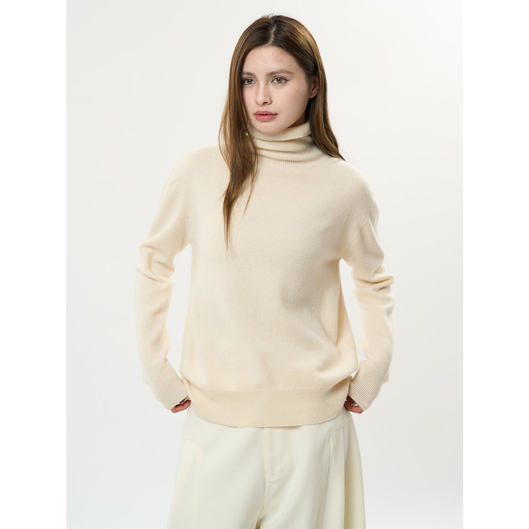 Women's Fine Cashmere-Style Rollneck Sweater with Relaxed Fit and Ribbed Cuffs Mune Fashion