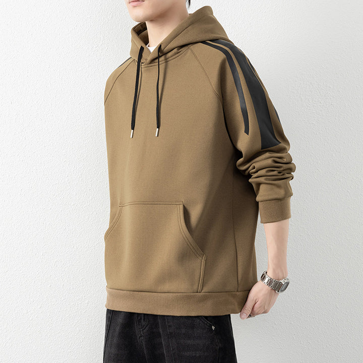 Men's hoodie with raglan sleeves, kangaroo pocket and contrast stripes Mune Fashion