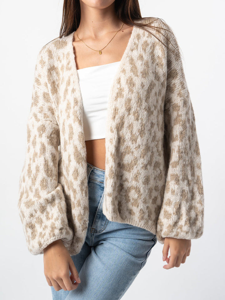 Ladies Chunky Knitted Cardigan with Stylish Leopard Pattern and Comfortable Oversized Details Mune