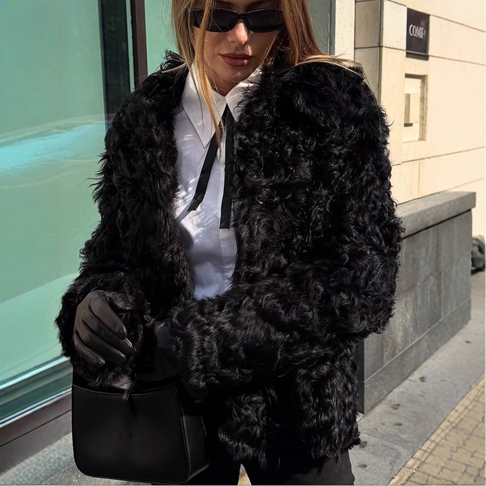 Women's Boxy Short Coat made of crinkled Faux Fur with structured wave pattern and open front Mune Fashion