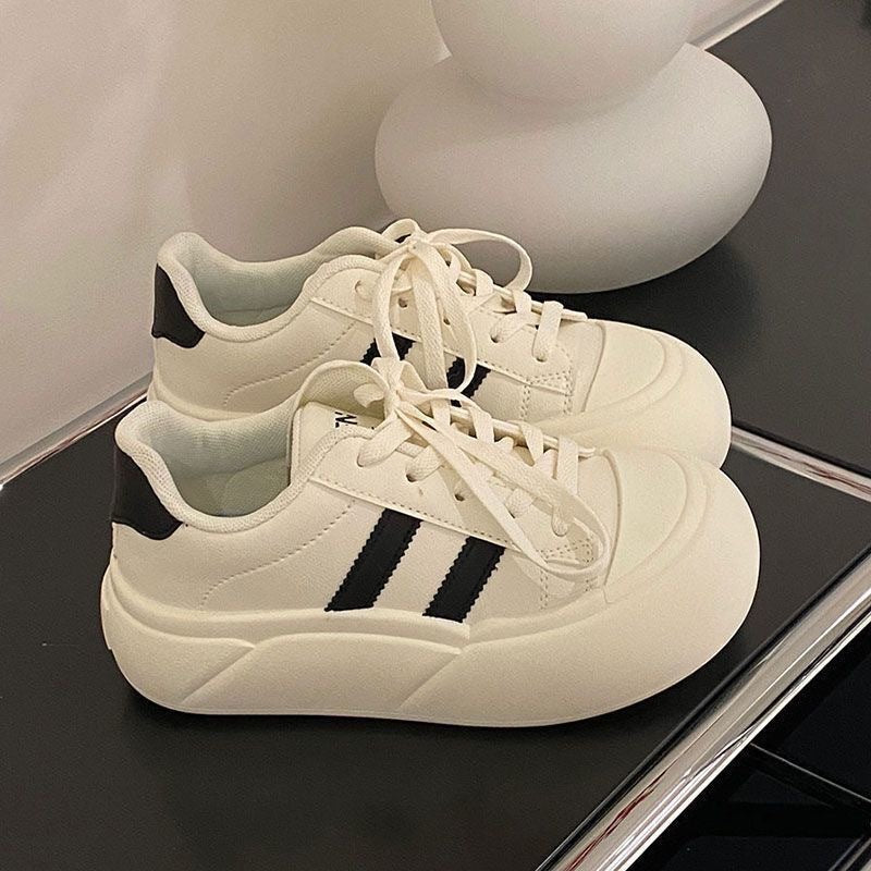 Women's fashionable platform sneakers with unique lacing system Mune Fashion