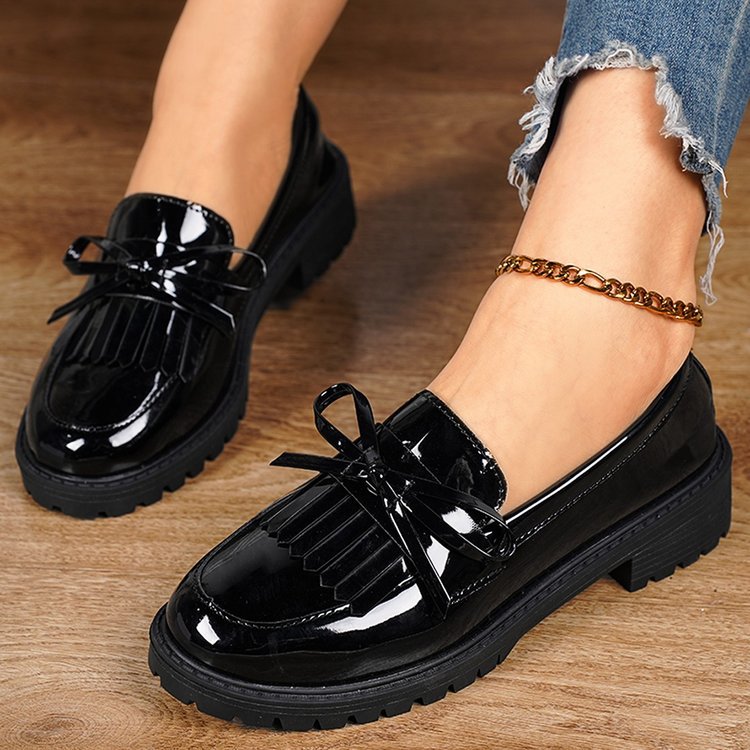 Women’s elegant patent plateau loafers with decorative bow and profiled rubber sole Mune Fashion