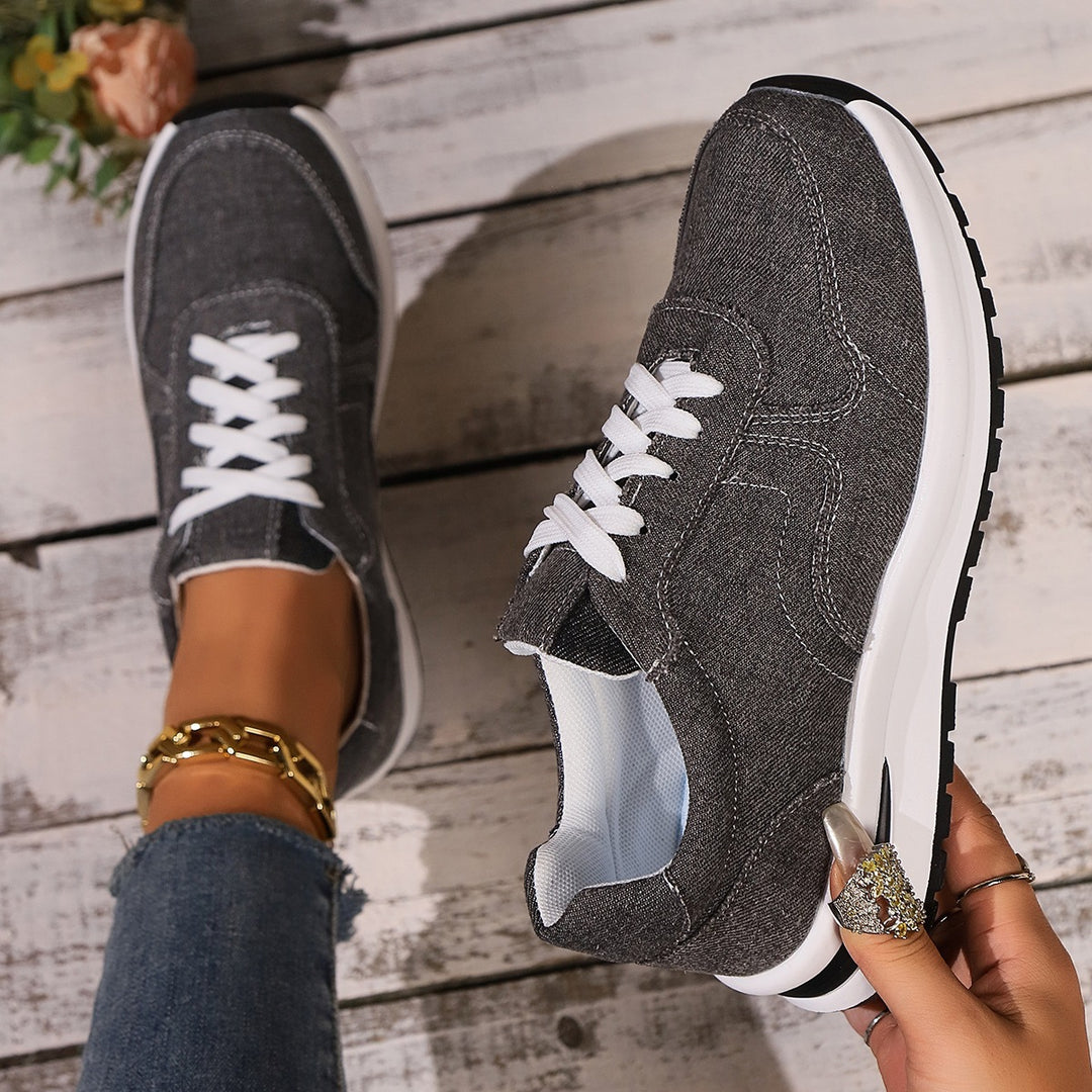 Women's Light Canvas Sneakers with Padded Comfort Insole and Profiling Outsole Mune Fashion