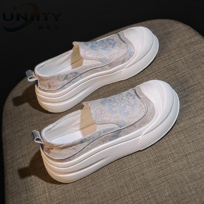 Ladies Slip-On Sneakers with elastic upper material and cushioned sole Mune Fashion