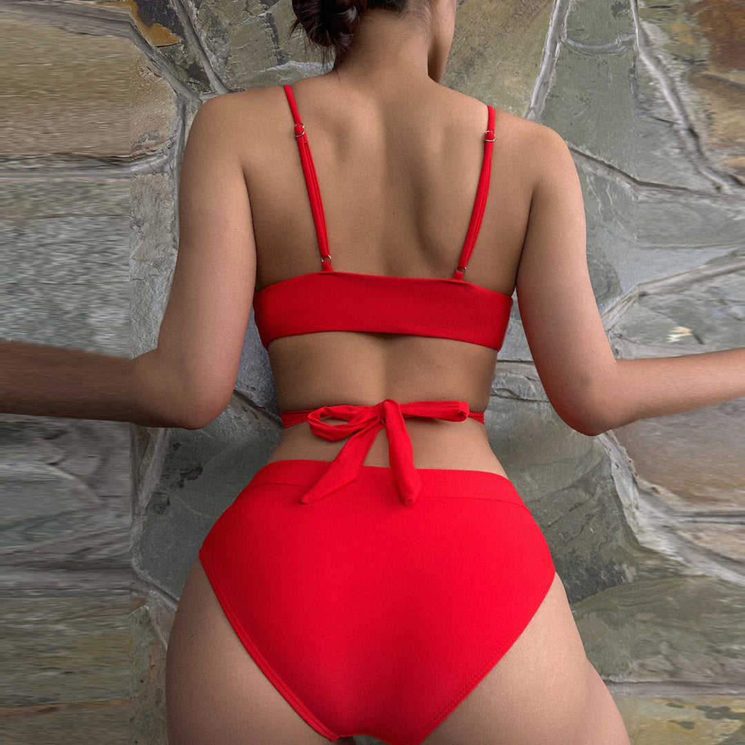 Ladies Triangle Bikini with Fashionable Accents Mune Fashion