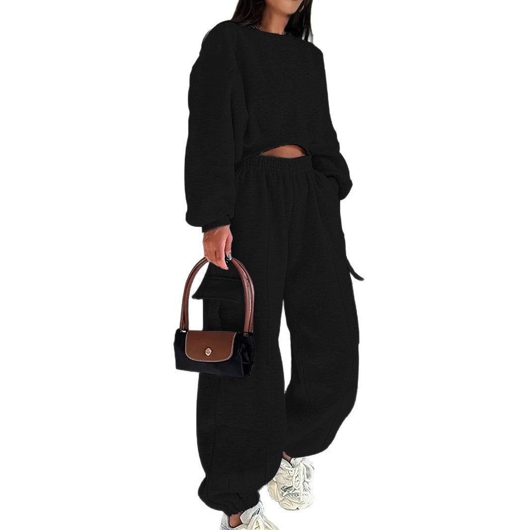 Women's comfortable cropped sweat set with oversized pullover and high-waist cargo jogger Mune Fashion
