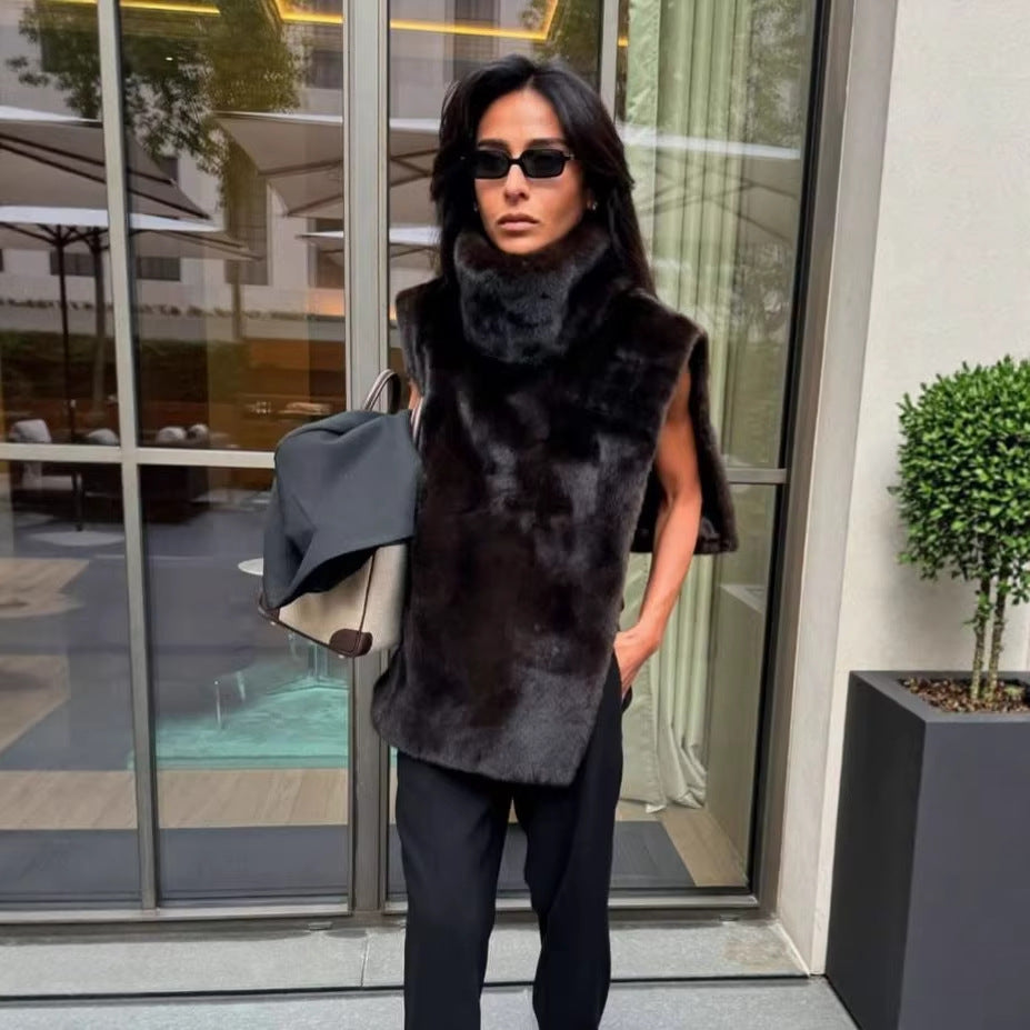 Ladies long luxurious faux fur stole with high cozy collar Mune Fashion
