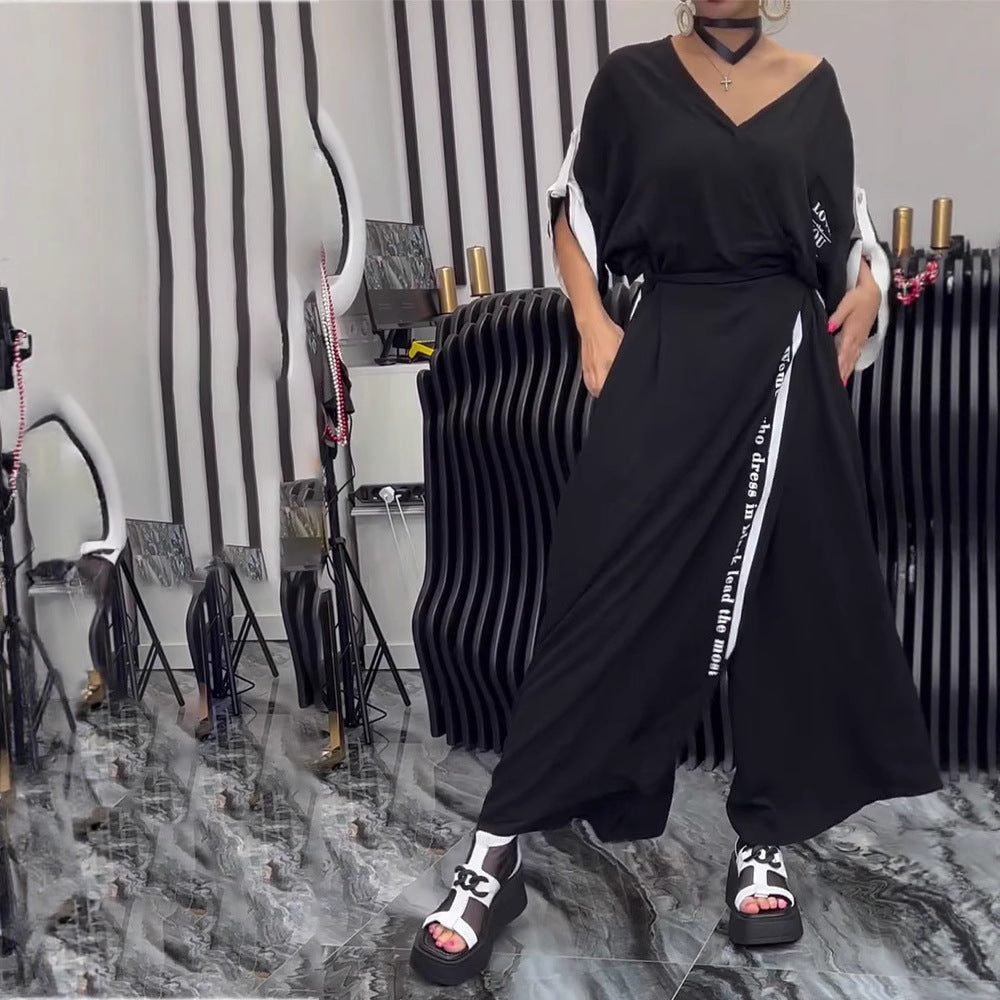 Women's sporty-elegant maxi dress with V-neck, waist belt, contrast side band, and chest pocket Mune Fashion
