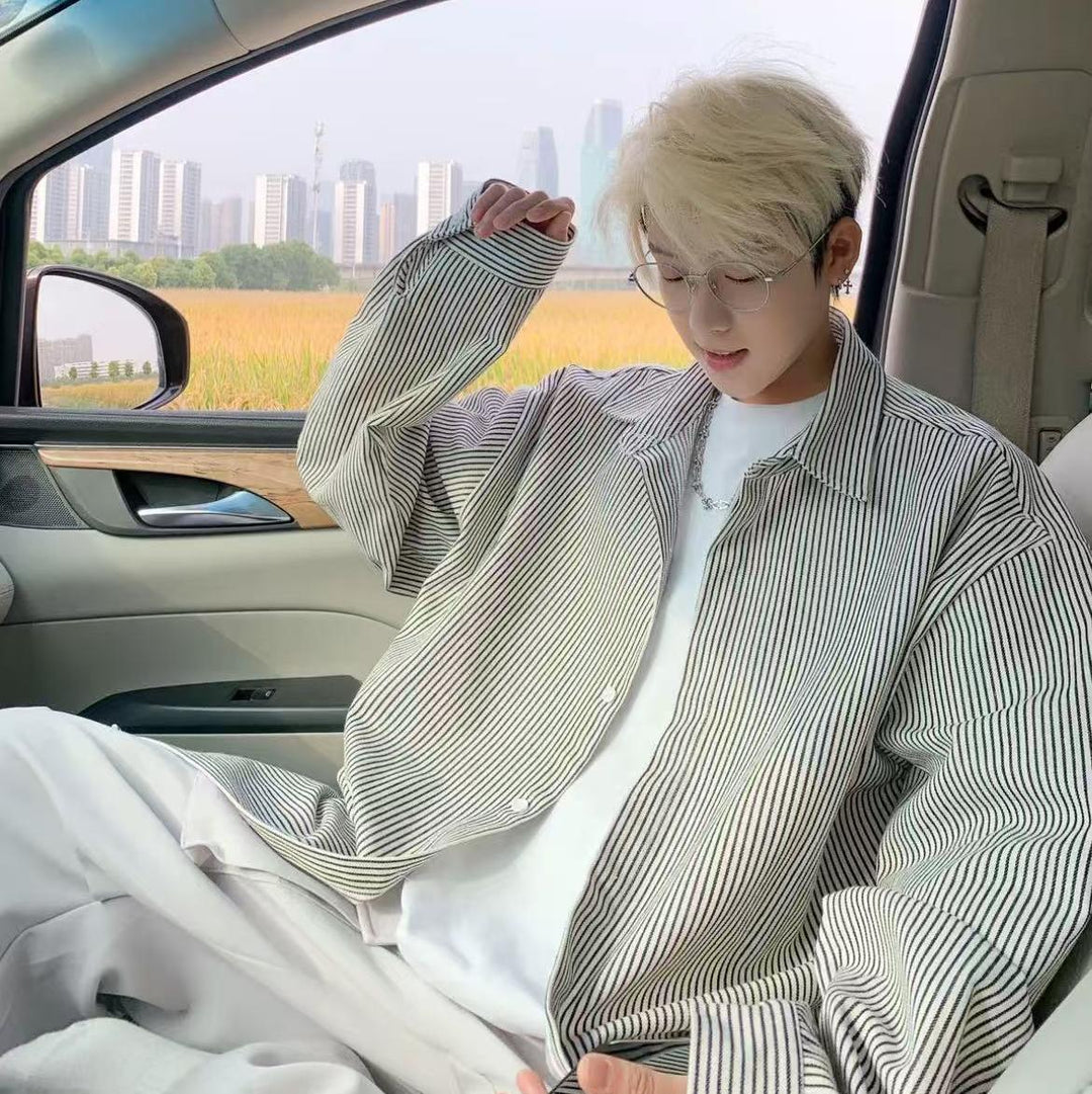 Men's Oversize Button-Down Shirt made of cotton blend with fine pinstripes Mune Fashion