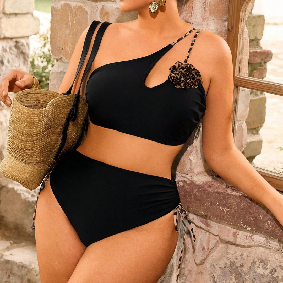 Women One-Sided Bikini with Decorative Flower Detail Mune Fashion