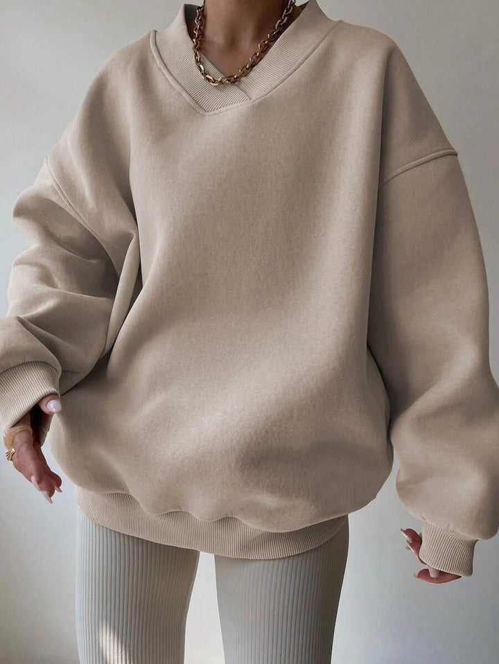 Women's Oversized V-Neck Sweatshirt with Reinforced Ribbed Collar and Extra Wide Cut Mune Fashion